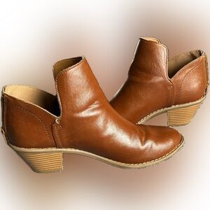 Rocket Dog Chelsea Ankle Boots | Size 8.5